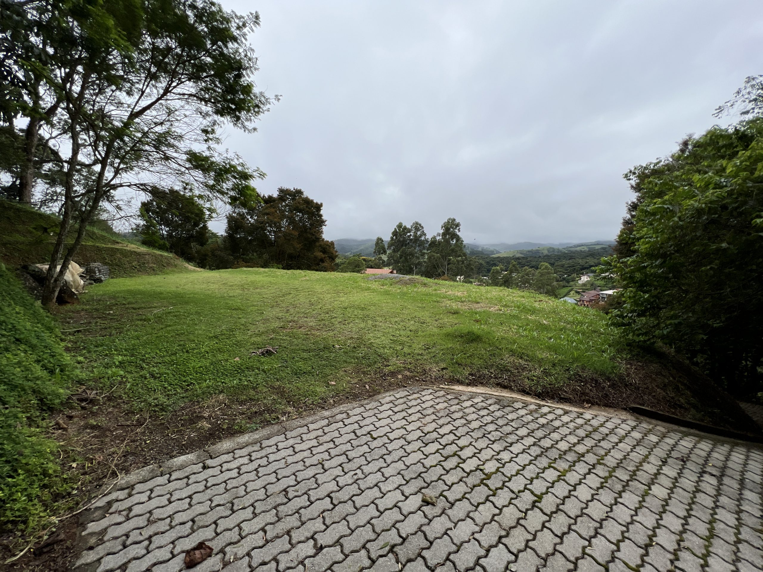 Lindo Lote à venda em condomínio fechado