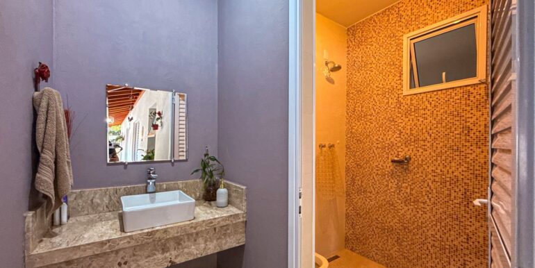 6da6070d-41df-4142-abad-4225fbd1f29f