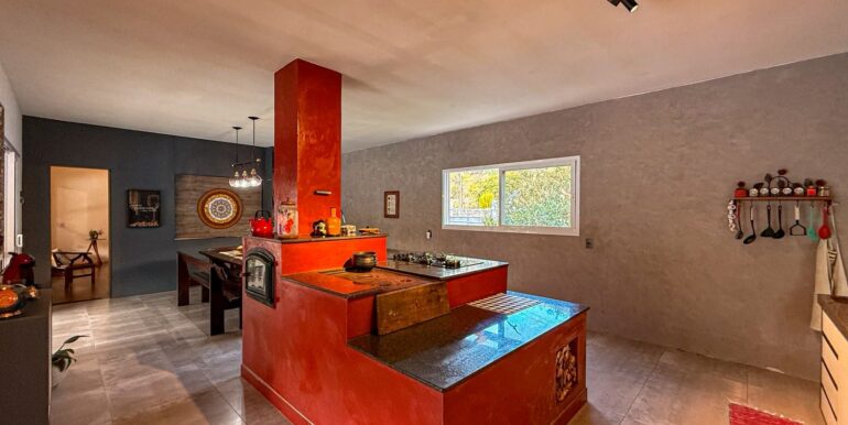 98f8c385-305e-46f2-bd93-9699efd275c9