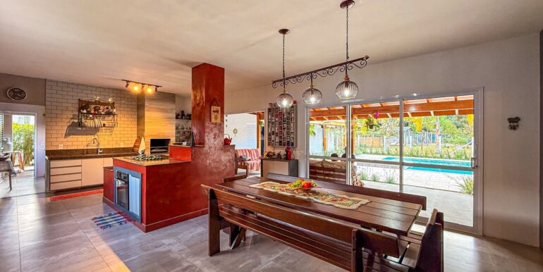 b0ca865d-f6c1-48bc-b4b3-9bee41e3414d