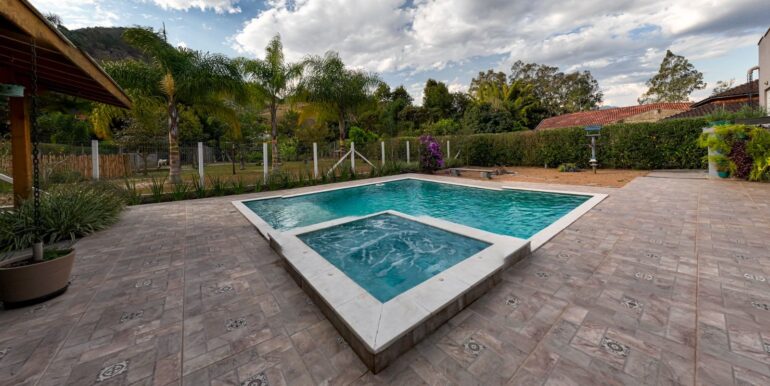 b873db29-0e18-4a91-982b-d69f0e4d3fec